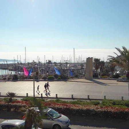 Appartement Cavalaire-sur-mer, 3 Pièces, 4 Personnes - Fr-1-100-187