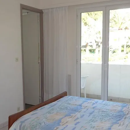 Appartement Cavalaire-sur-mer, 3 Pièces, 4 Personnes - Fr-1-100-187